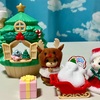 赤ちゃんサンタのクリスマスツリーハウス