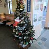 早くもクリスマスツリー飾り付け　琴電仏生山駅