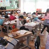 ２年生：生活　おもちゃづくり②　作ったおもちゃで遊ぶ