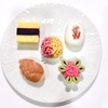 『とらや』赤坂店限定の竹子形と4月の生菓子、岩根のつつじ、多胡の浦、新春の川沿、水山吹。