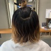 ブルーグリーンの【アンブレラカラー】派手すぎずおとなしすぎないヘアカラーデザイン