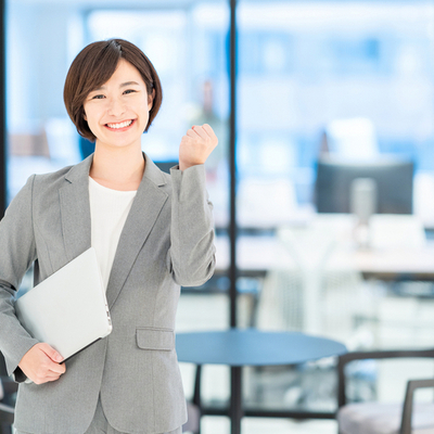 楽観的とは？意味や言い換え表現、楽観主義になる方法などをわかりやすく解説