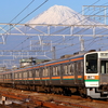 東海道線　211系だけの6両編成と富士山