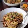 カリカリベーコンと舞茸のしょうゆパスタ