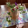 自作の花瓶で、テーブル花を楽しむ🌼🌸