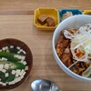 【ランチ】かりかりの唐揚げと塩だれが旨い唐揚げ丼【くっきんぐえくすぺりめんと番】