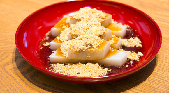 バズったクズツイート張本人が、200年以上続く老舗で「本物のクズ」に出会ってその奥深さに驚いた バズったクズツイート張本人が、200年以上続く老舗で「本物のクズ」に出会ってその奥深さに驚いた