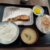 西川口の「あおき食堂」で紅鮭定食を食べました🐟