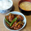 今日の食べ物　朝食に鶏と根菜