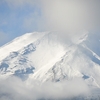 冬の装いとなった富士山。