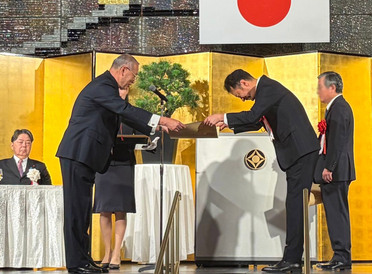通信事業者8社合同の取り組み「つなぐ×かえるプロジェクト」が、令和8年「電波の日・情報通信月間」で情報通信功績賞を受賞
