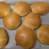 ブリオッシュ生地の丸パンを作る