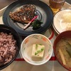 DAY・NITE 三田店｜泉岳寺｜カジキの胡麻焼き☆五穀米をチョ