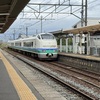 鉄道８８７　信越本線越後石山駅にて　上沼垂色の特急が通過して行った！