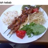 トルコの肉料理１（世界の肉料理25）　Tasteatlasによるトルコ肉料理の評価は，とても高く，世界の肉料理ランキング200位以内の料理の数は18．その半数以上はケバブ．中東／中央アジアに源流を持つこの肉料理は，世界の人々に愛され，Tasteatlasの評価も高いものとなっています．シシケバブ，アダナケバブ，ドネルケバブなど，味付けをして焼いた人気のケバブがあります．トルコ料理にはクミンやパプリカなどのスパイスに，パセリやミントなどの新鮮なハーブが加えられ，味を引き立てています．