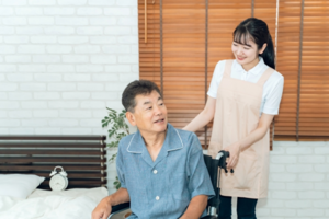 夜間対応型訪問介護とは？　サービスの内容やメリット、利用方法を解説
