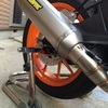 アクラポビッチマフラーと燃調コントローラー取付（RC125）