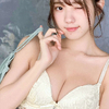Xでバズる”謎の美女”春蝶の推定Eカップ美乳水着画像【21】