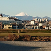 多摩川から見た富士山