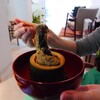 ２２００円のわらび餅！超高級老舗旅館「俵屋」プロデュースのカフェ「遊形 サロン・ド・テ」　とろける食感、美味！（京都市中京区）