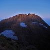 夜明け間近の新山