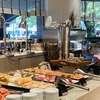 シンガポール出張 現地シンガポール人と一緒にグルメを楽しむ。中国伝統料理から高級ホテルのビュッフェまで。