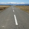 この道はまるで滑走路