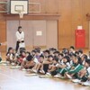 ６年生が修学旅行から帰ってきます