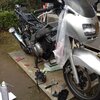 ZZR250破壊活動中。