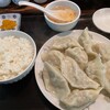 水餃子定食 680円　何を付けて食べるのがおすすめか、聞いたら黒酢を出してくれました。 (@ 曲家餃子) 