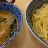 酸っぱくて甘みの強いつけ麺