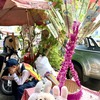 チェンマイMAYA近くのローカル食堂＆おかず屋さんで”お布施の木”にお布施をしてきた～(*´艸`*)