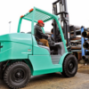 Xe nâng động cơ dầu diesel – các loại xe đang được ưa chuộng