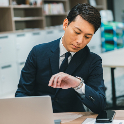 仕事から早く帰りたい！そう思ってしまう原因や対処法について解説 