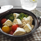 1日のタンパク質の半分以上の35gが摂取できる「やわらか鶏むねとブロッコリーのカマンベール蒸し鍋」の作り方【北嶋佳奈】