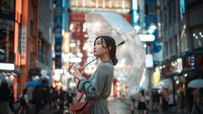 雨の日のポートレート撮影 – ドラマチックな撮り方と表現のアイデア