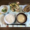 野菜炒めとキンピラと浅漬け