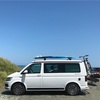 車にキャリアを装備して荷物と一緒に遊び心も運ぼう！【VW T6 California Beach】