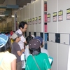 川津小学校の児童３０名が図書館（本館）を見学