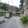 鎌倉市と逗子市の境界あたりを歩く（１）　大町、邦栄堂製麺、名越の切通