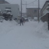 雪、降りやまず