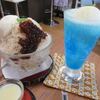 「CERES(ケレス)ステンドグラスandカフェ」で、クリームソーダ塩竈ブルー、コーヒーかき氷