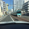 電車が道路を走る