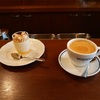 浅草の「コーヒーカウンターニシヤ」でカフェラテ、レアチーズケーキ。