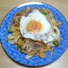 我が家のランチメニュー　キムチ味の焼きそば　より。    