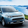 一部改良の三菱「アウトランダーPHEV」、全車急速充電を標準装備に。外観も変更