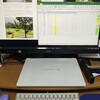 新しいモニターは 27インチ WQHD。USB-C 接続で配線すっきり