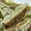 餃子の皮で変わる家飲み時間、もちもち vs パリパリ徹底解剖