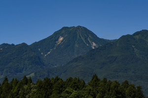 妙高山で転倒し頭から出血　滋賀県60代女性を救助