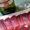 メバチマグロの刺身とフランスの白